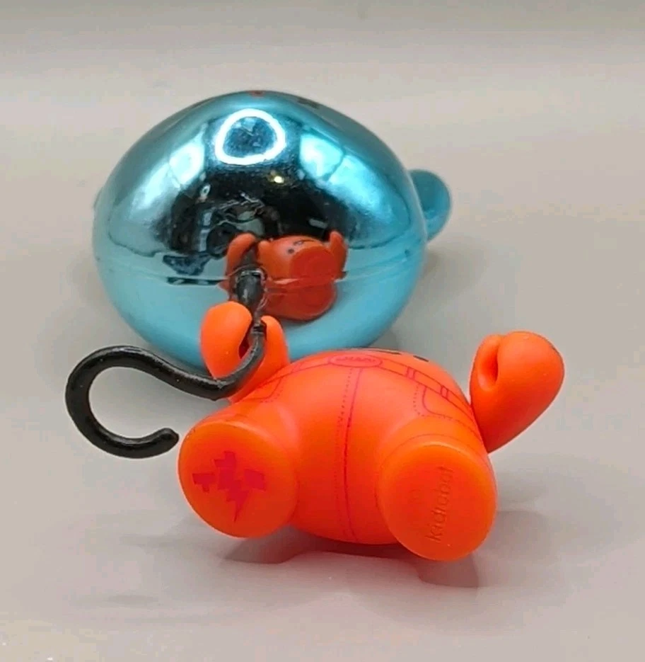 Kidrobot | 2011 balloon pop dunny - travis cain - Image 3 of 4