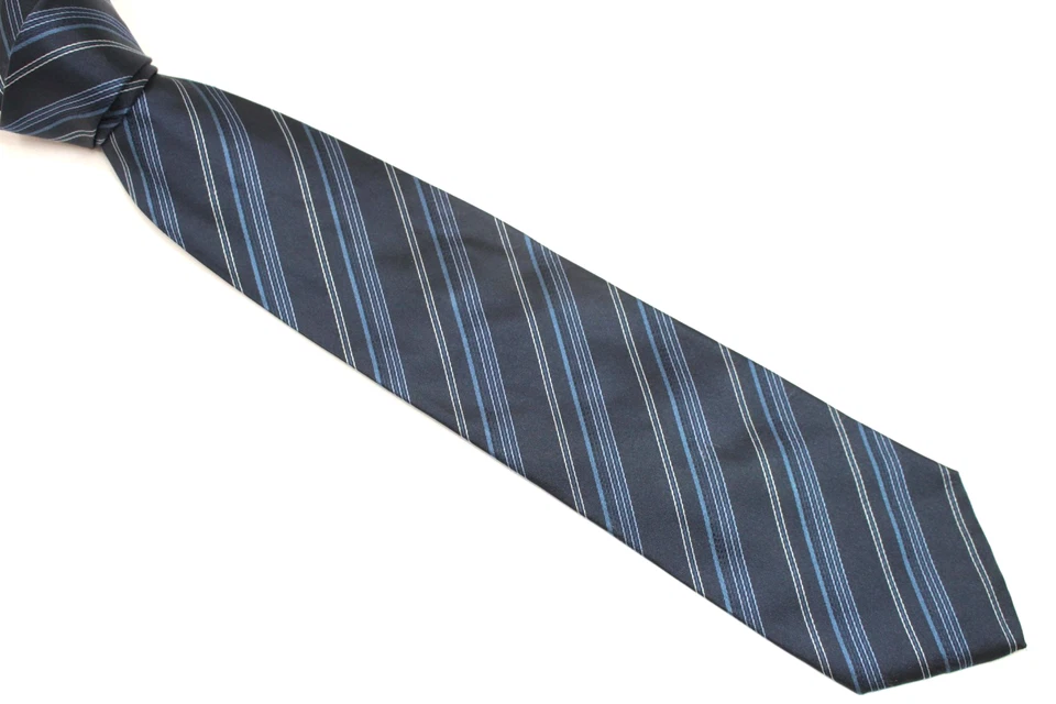 Corbata de seda ZARA hecha en Italia F82414 Foto 2 de 4