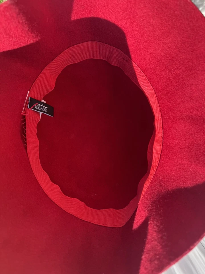 Sombrero Cloche Rojo 100% Lana Años 20 De Colección Hecho en Italia Negro y Rojo Fieltro Flor Acento Foto 2 de 4