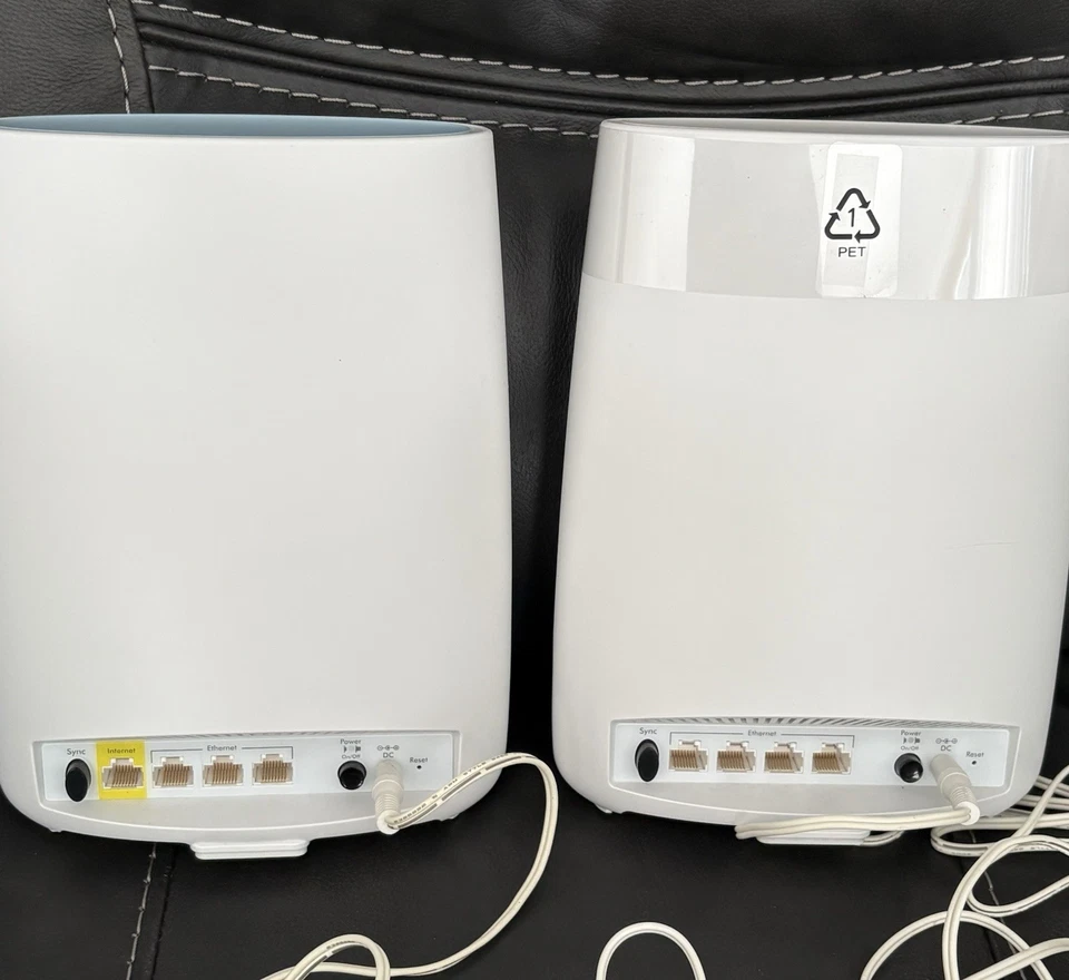 NETGEAR Orbi RBR50v2 White Tri-band AC3000 Router Plus Satellite - Image 2 of 4