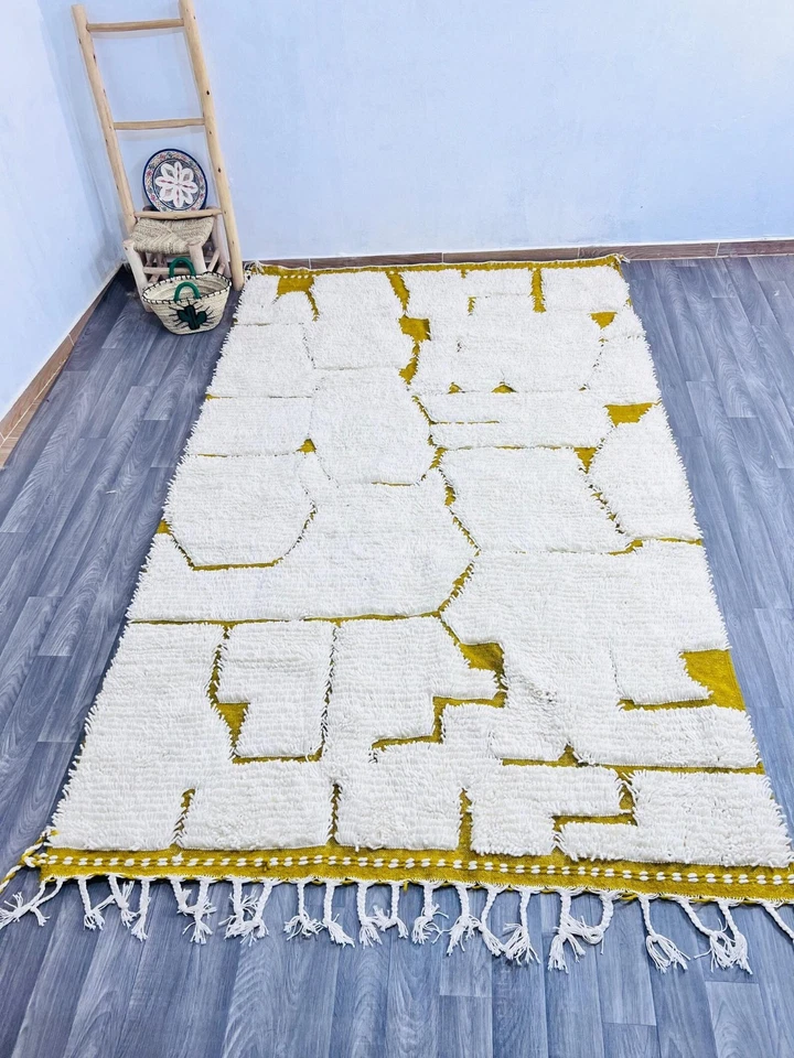 Handmade Moroccan rug from Beni Ourain- White wool rug with a geometric Area rug - Image 2 of 4