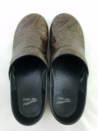 Dansko Dark Brown Tooled Embossed Floral Leather Professional Wedge Clogs 42 - Picture 6 of 8