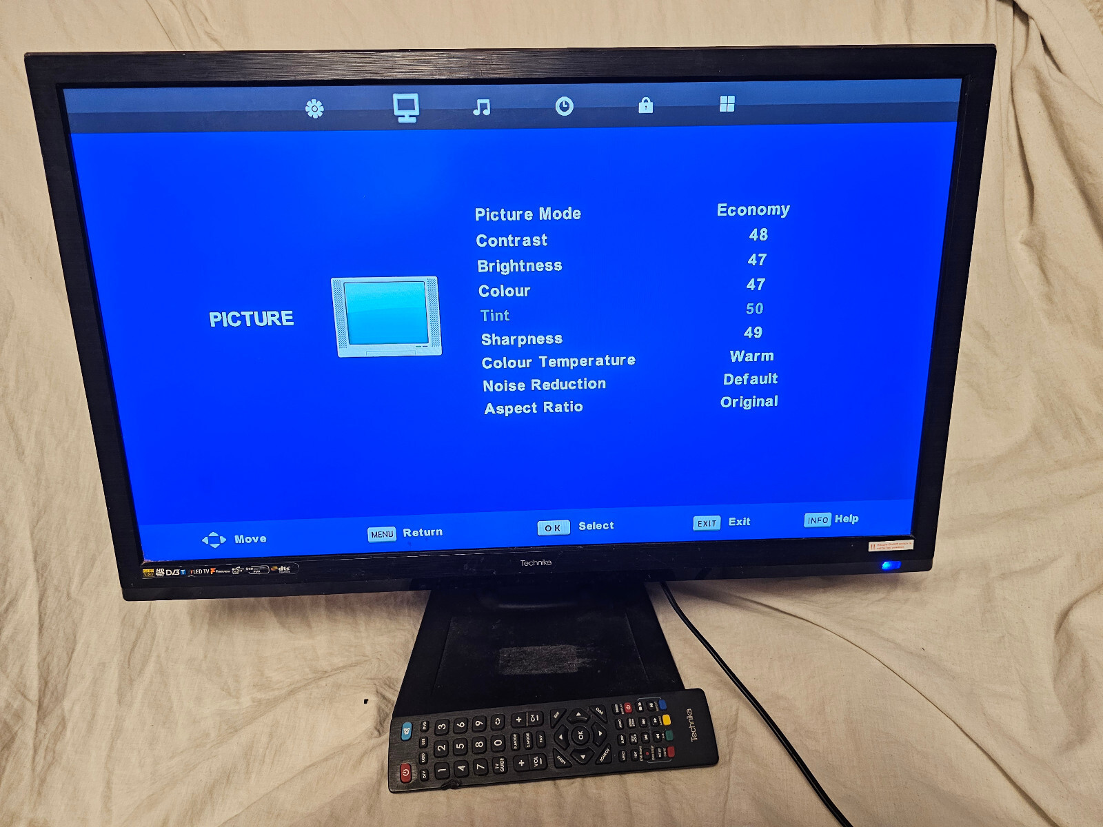 Technika 24E21BFHD 24" LED TV eBay