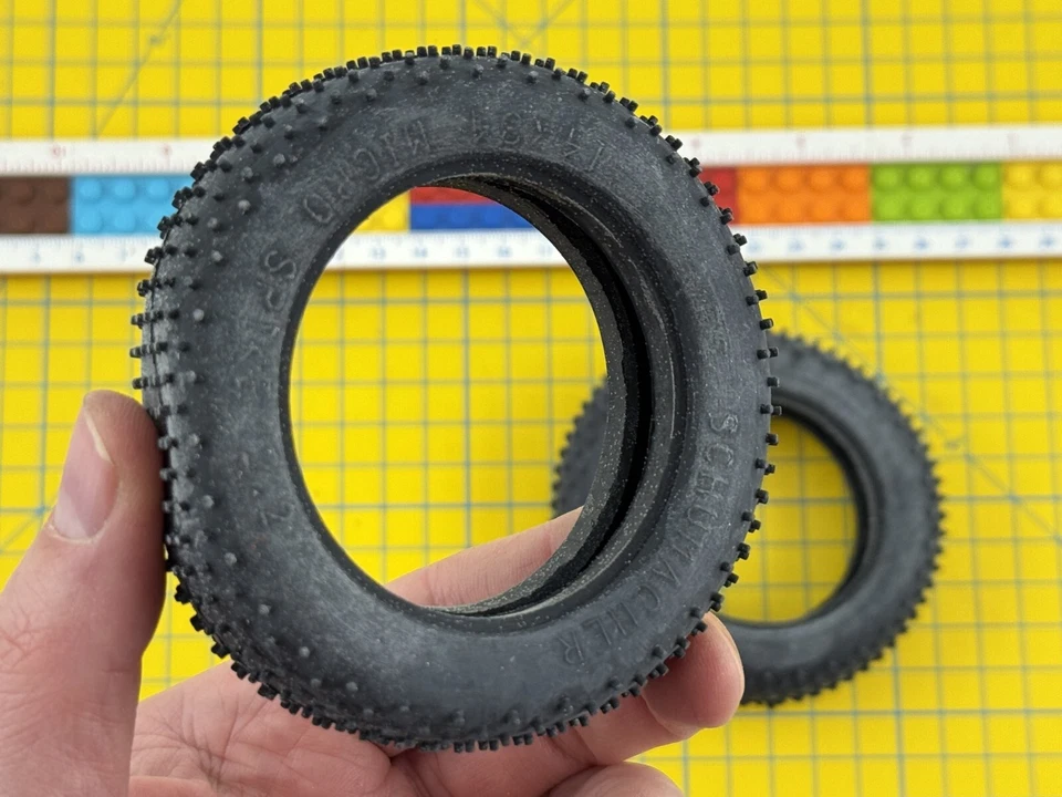 Schumacher U6568K Reifen 1:10 Offroad (2Stück) Vintage Modellbau - Bild 3 von 4