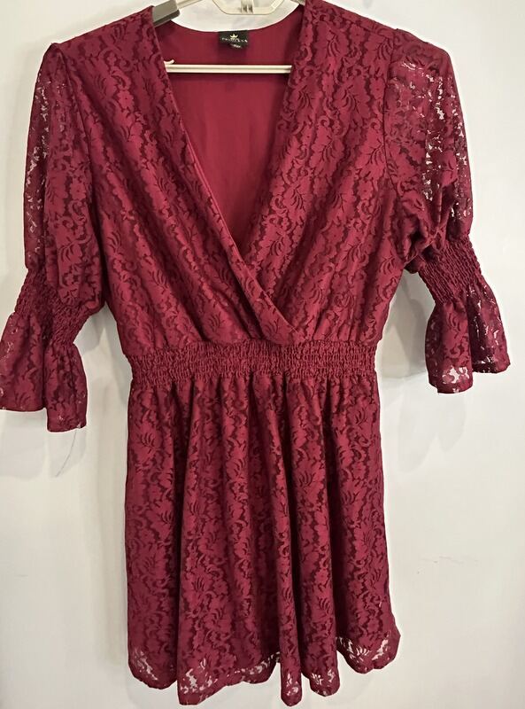 Disney Princess Womens Burgundy Red Lace Dress Wrap Front Ruched Waist XL Disney Princess Womens Burgundy Red Lace Dress Wrap Front Ruched Waist XL