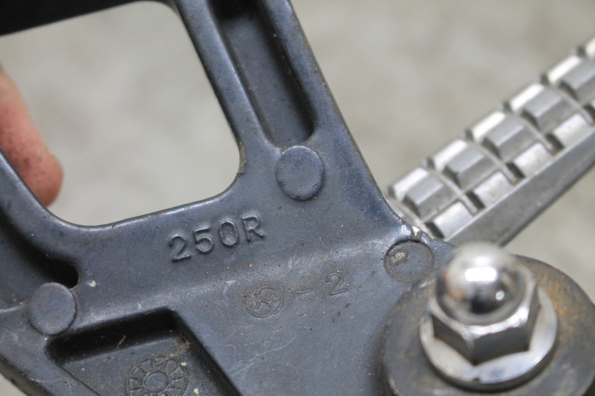 ぴページ！ Harley Sportster 42566-04 Rider Foot peg Clevis | eBay