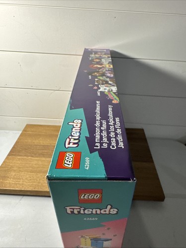 LEGO FRIENDS: Beekeepers' House and Flower Garden (42669) New In Box - Picture 12 of 14