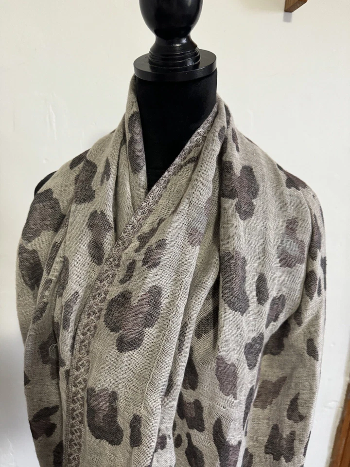 Bufanda infinita con estampado de leopardo Charlotte Russe Foto 2 de 3