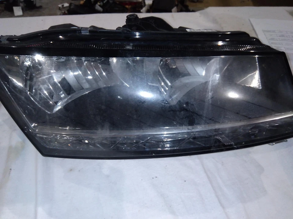 SKODA FABIA NJ, HALOGEN, NON PROJECTOR TYPE, 07/18-08/21 RIGHT HEADLIGHT Hatchba - image 2 of 3