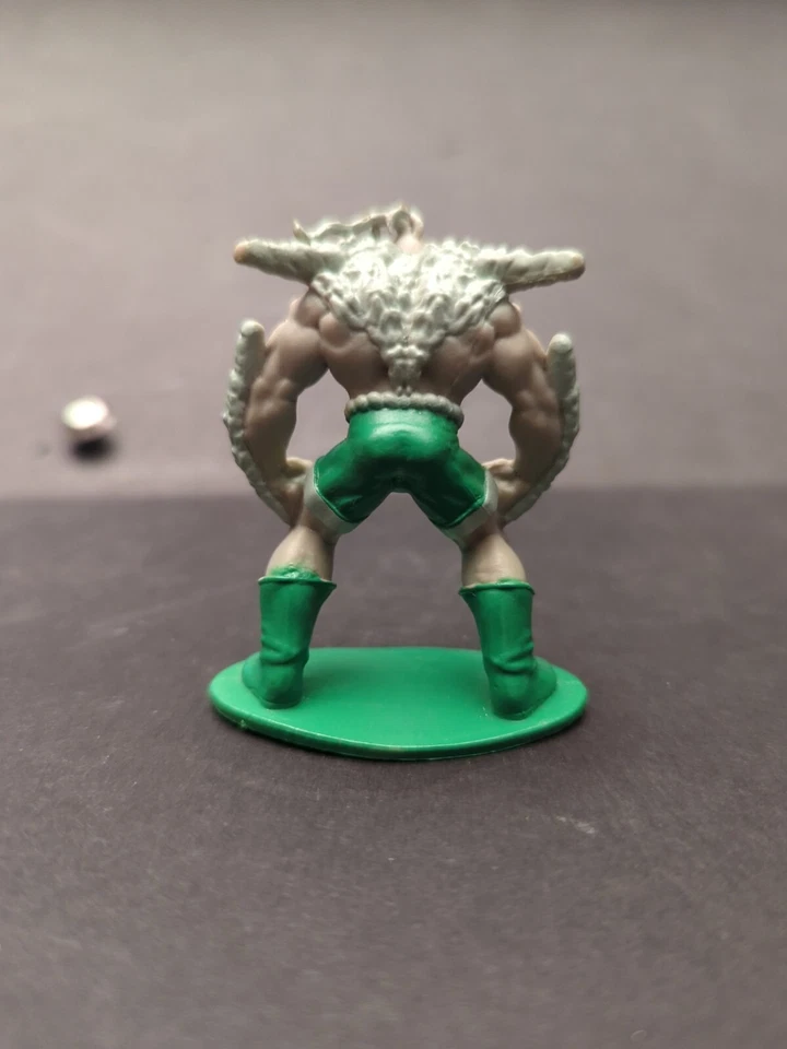 Figura de villano del juicio final de DC Comics de 2 pulgadas adorno de pastel 2016 Foto 2 de 3