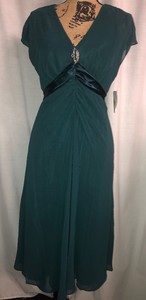 emerald green flowy dress