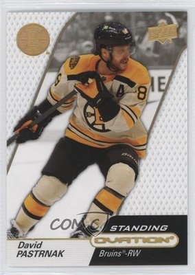 2023-24 Upper Deck Ovation Standing Gold Spectrum 25/250 David Pastrnak #92 0c3