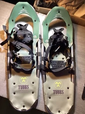 Tubbs Adventure 25 | Aluminum Adult Snowshoes Lightweight - NICE Green