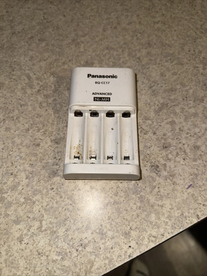 Cargador de batería Panasonic BQ-CC17 AA Foto 2 de 4