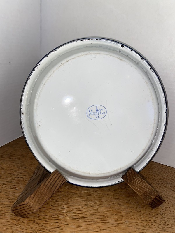 Vtg L & G Mfg Co Enamelware Pie Pan Tin WHITE /Dark BLUE TRIM 8 3/4" Great Cond