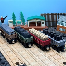 Treno gondola ferroviario in legno tanti colori a scelta su misura per treno Thomas