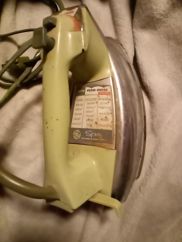 VINTAGE GE Permanent Press Steam  STEAM & DRY IRON!!!!