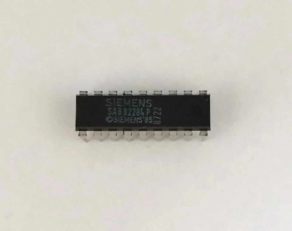 SAB82284P clock generator  "SIEMENS"