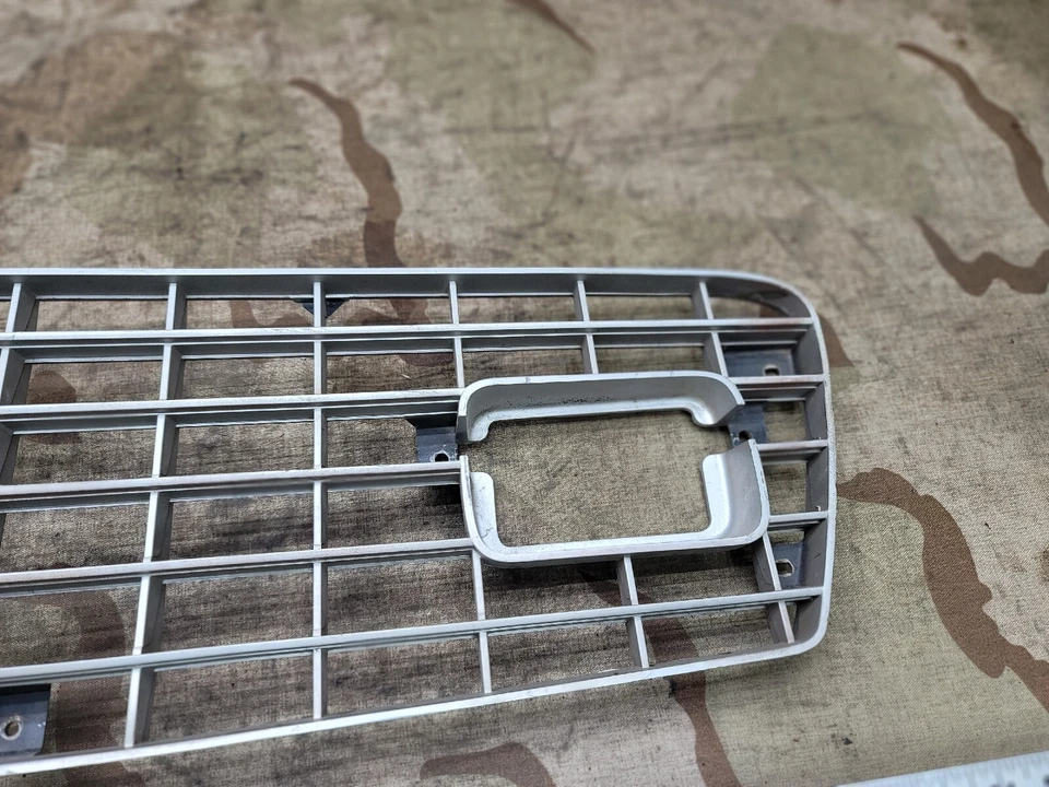 Mustang II Fastback 1975 1976 1977 1978 cupé Mach 1 Ghia parrilla delantera original Foto 4 de 4