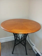 Dart Dinning Table, Espresso with light oak finish top