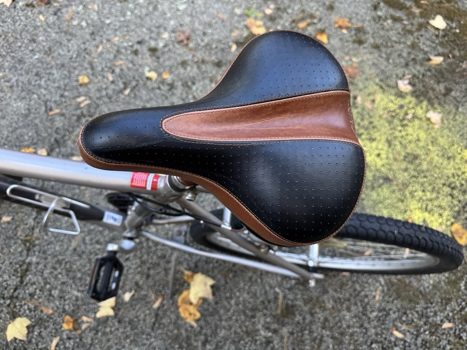 Specialized Expedition Sport 26” Hybrid Bike, Suspension Seatpost, Bottle Cage - Image 4 of 4