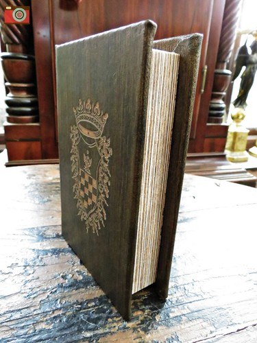SCATOLA LIBRO STEMMA, Stile Vintage. Buona qualità, decorativo e utile. - Foto 7 di 12
