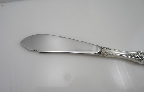 Wallace GRAND VICTORIAN Master Butter Server HH Sterling 6 3/4" - Picture 2 of 6