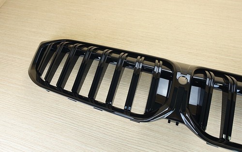 For BMW 3-Series 2023-2024 G20 G21 G28 Shiny Black ABS Front Grille Sedan 4-Door - Picture 6 of 7