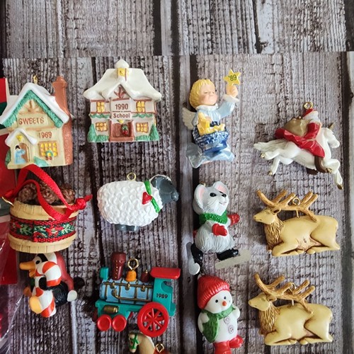 Large Lot of Vintage Hallmark Keepsake Miniature Christmas Ornaments Mini NOS - Picture 2 of 9
