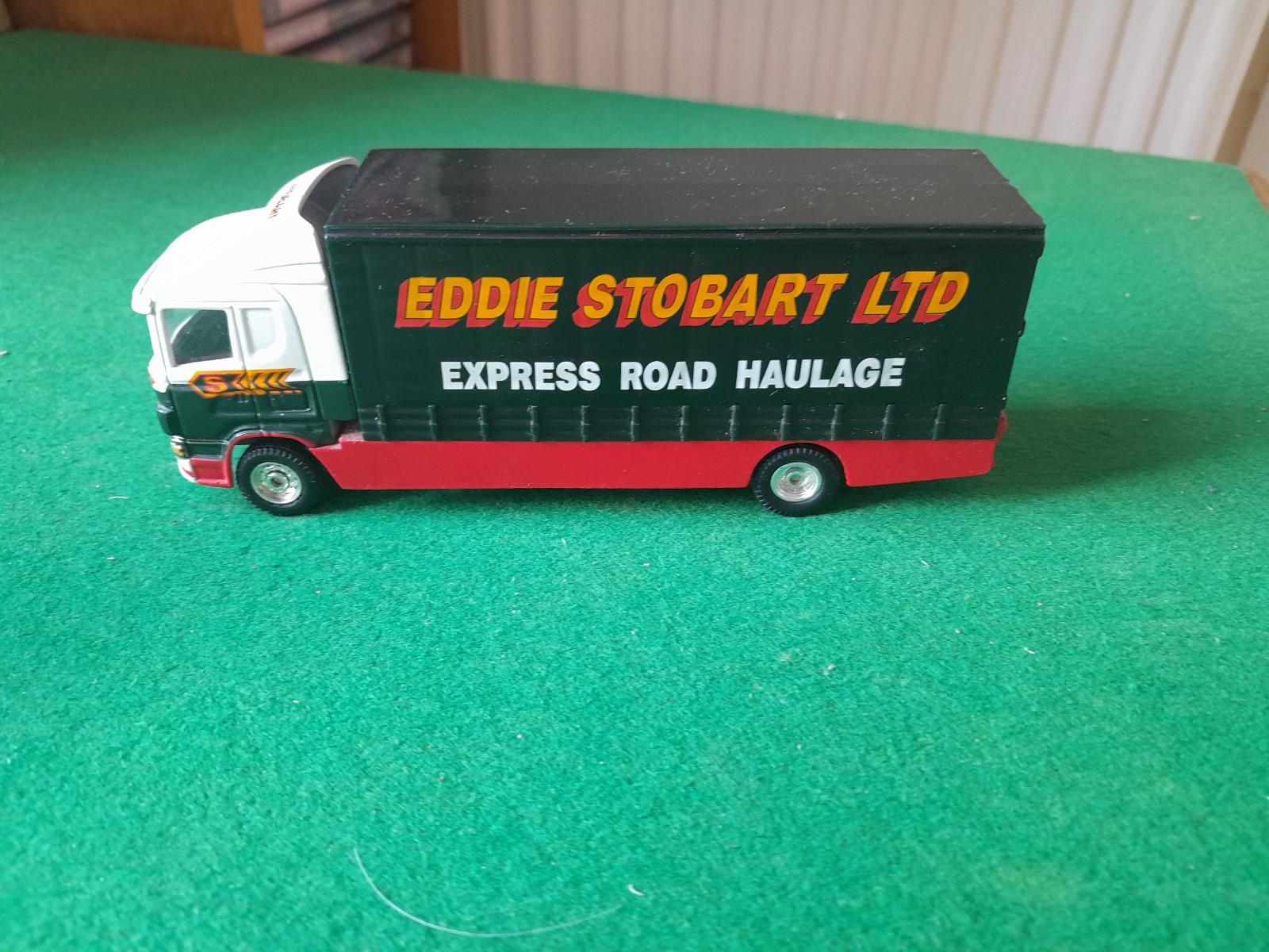 CORGI  EDDIE STOBART  SCANIA SHORT WHEELBASE TRUCK NO BOX .