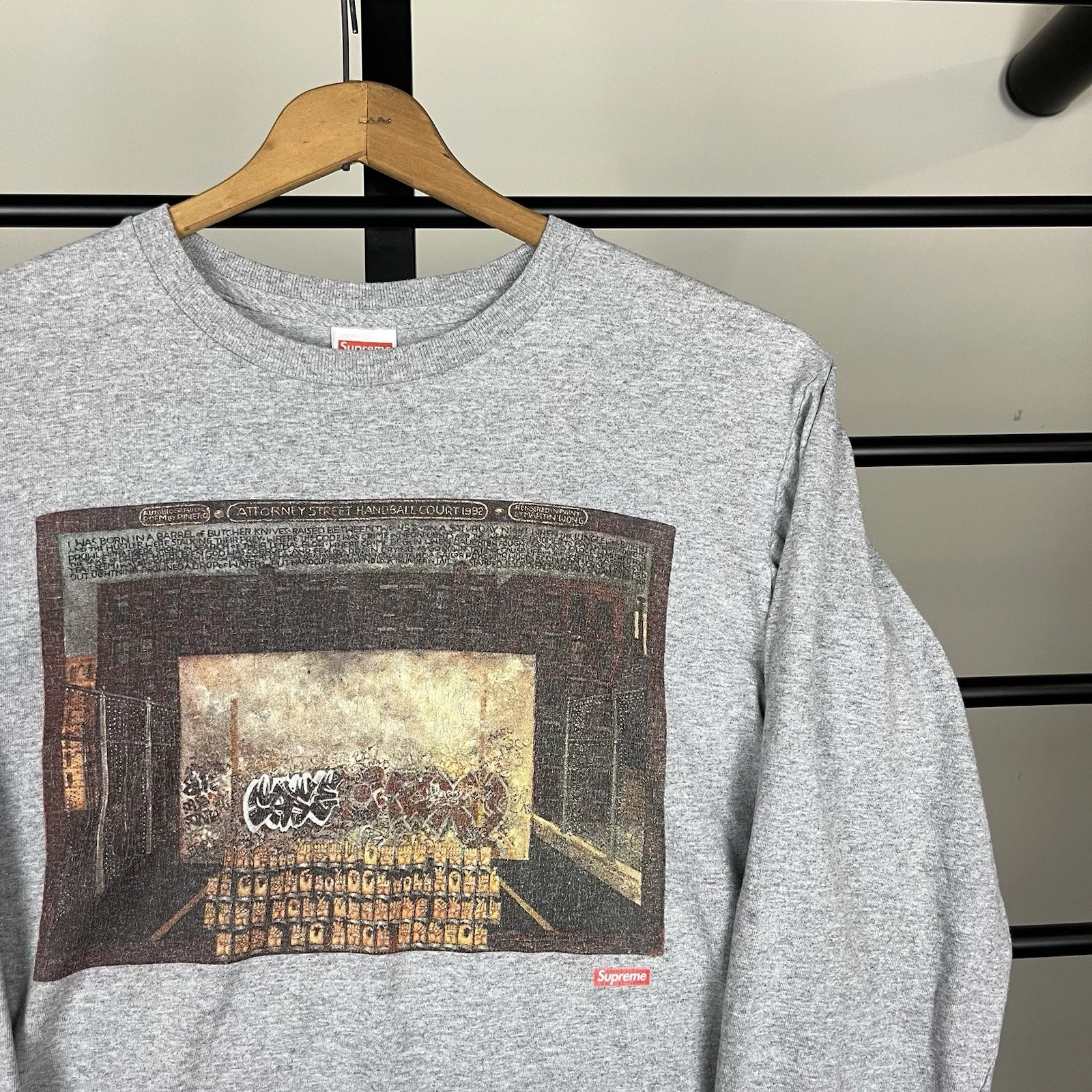 Supreme Martin Wong Attorney Street T shirt homme petit gris manches longues IMU UR2