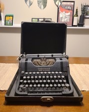 1930's Vintage Underwood Typewriter--working condition thumbnail