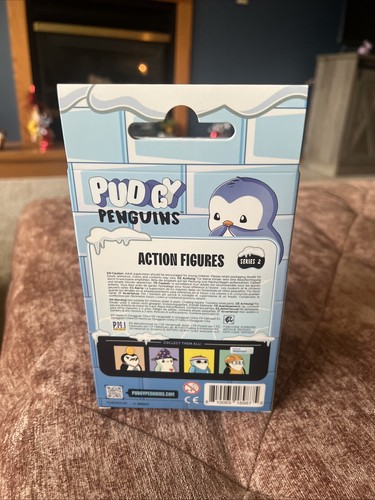 Pudgy Penguins Series 2 Figure Goldfish Hat with 2 Accessories Mint In Box New! - Picture 2 of 3