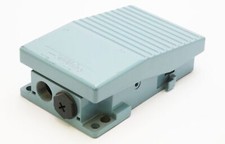 Schneider Electric XPE M110 XPEM110 AC 15 240V 3A Footswitch -used-