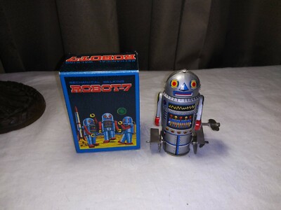 Vintage Robot-7 4'' Tin Wind Up Toy Orbit Made in Taiwan 1970's Working