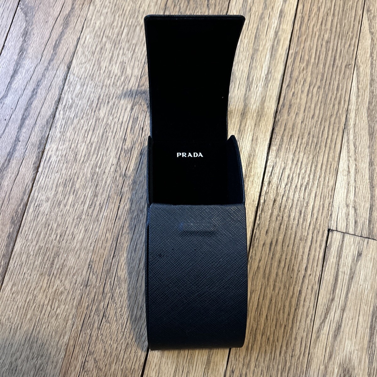 プラダ　サングラスケース Case Prada Sunglasses Hard Eyeglasses Cloth Box White