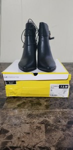 liz claiborne womens cornelia block heel zip bootie