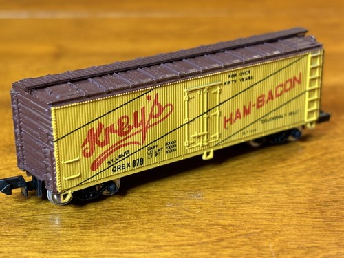N Scale Con-Cor KREY'S HAM-BACON ST. LOUIS QREX 879 REEFER CAR - Picture 4 of 8