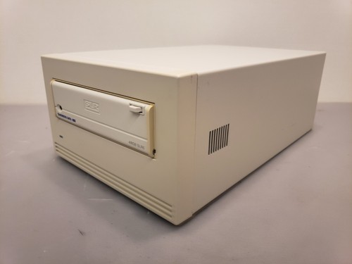 Tandberg Data SLR5 P/N 10154-B01 SCSI QIC 4/8GB External Tape Drive - Photo 2/6