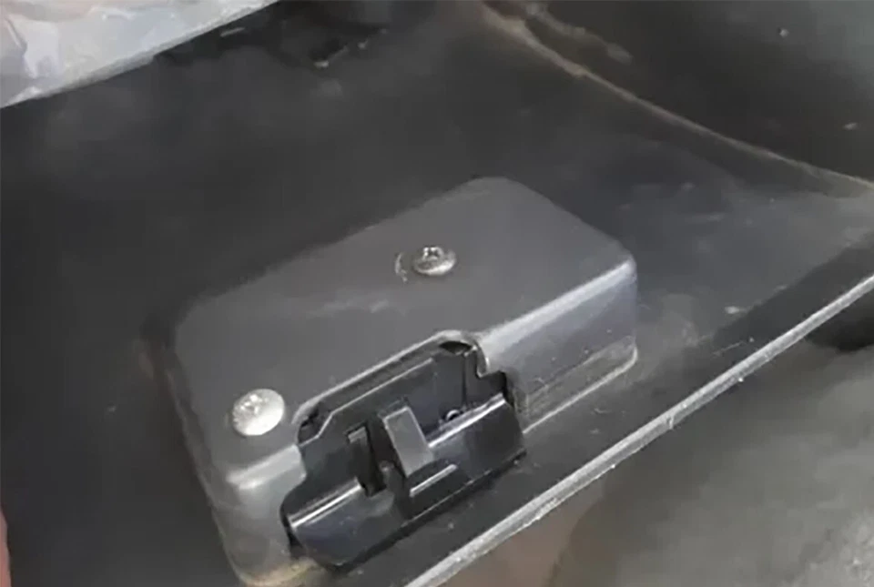 Glove Box Latch Handle Use For Suzuki APV Carry 2004 2005 2006 2007 2008 - 2018 - Image 3 of 4