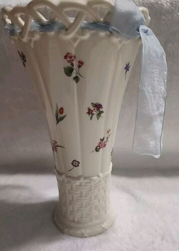Posy Baskets LENOX Medium Trumpet Vase 9.25" Tall Glossy Porcelain Floral Design - Picture 5 of 18