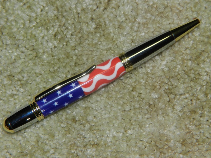 Manhattan Ballpoint Twist Pen with Gold & Chrome finish & Stars and Stripes Body