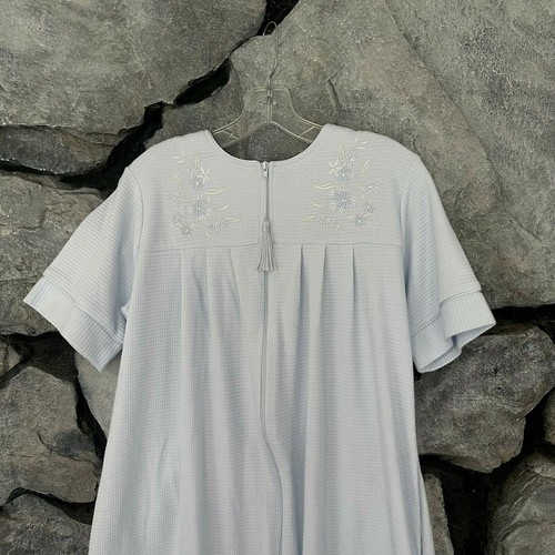 Camicia da notte vintage bambino blu ricamata floreale zip taglia S manica corta maglia waffle - Foto 4 di 10