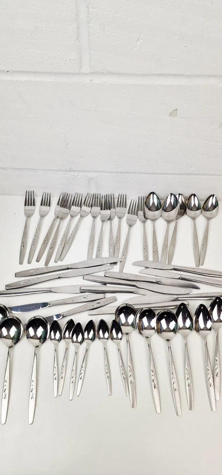 Vintage Community Oneida 44 Piece Stainless Steel  Cutlery Set VENETIA Design - Image 2 of 4
