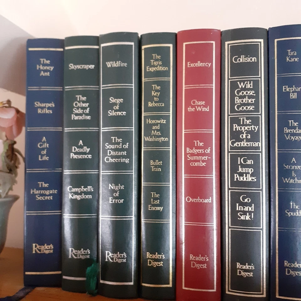 Readers Digest Condensed Books Hardback - Red, Gold, Blue and Green covers - Image 2 of 4