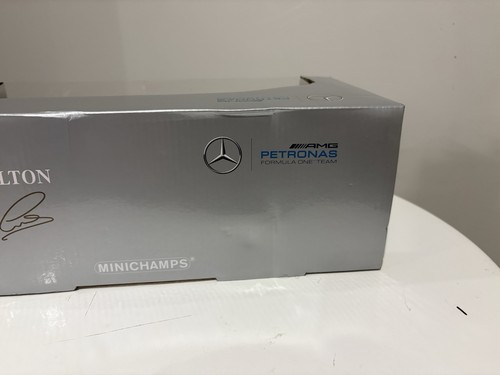 Minichamps 1/18 Lewis Hamilton 2014 Australian GP Mercedes W05 *read* - Picture 12 of 14