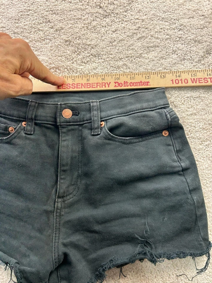 Pantalones Cortos ROSA Victoria's Secret Para Mujer 24 Tiro Alto Dobladillo Deshilachado Denim Envejecido Je Foto 2 de 4