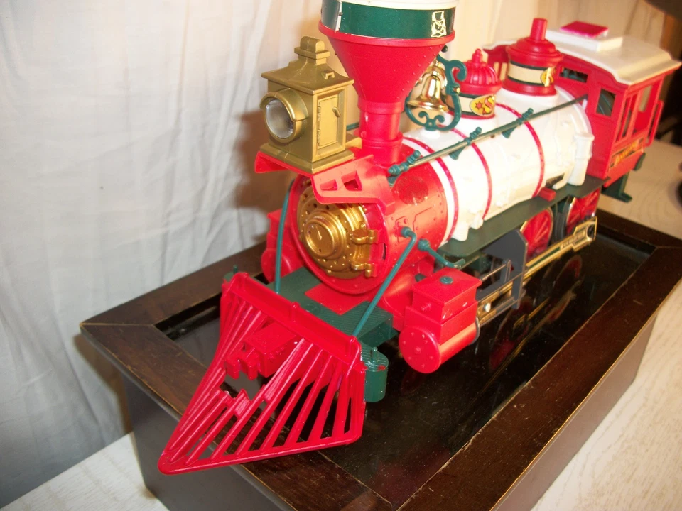 New Bright Electric Railking G Locomotive Santa Land Electric NEW no BOX - Image 2 of 4