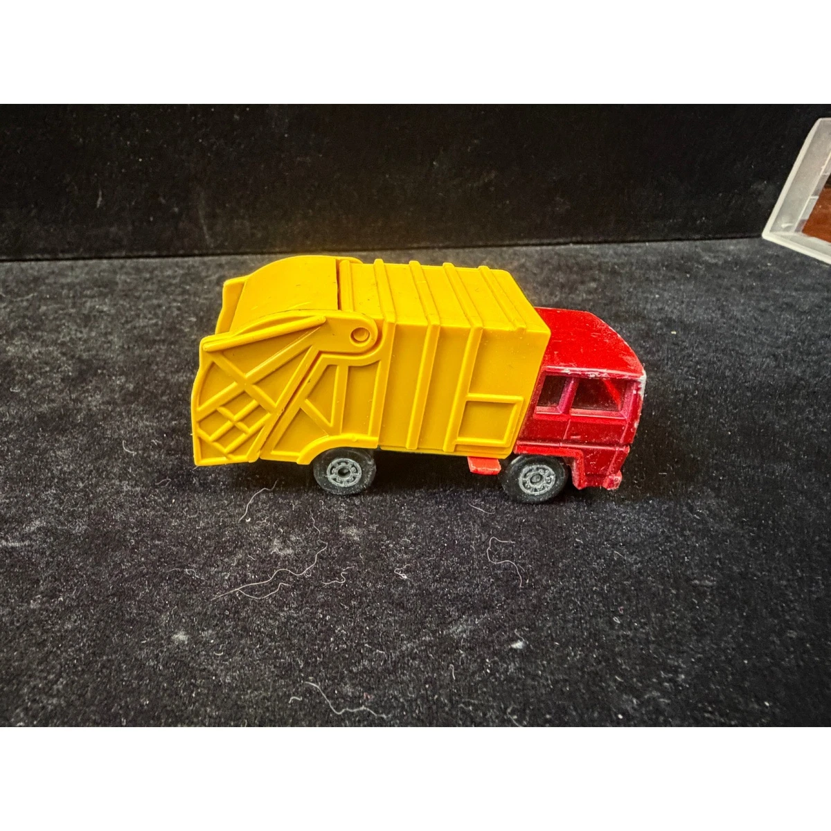 Matchbox 1979 Vehicle Year Vintage Manufacture Diecast Garbage