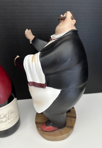 Portabottiglie di vino cameriere in resina paffuta | statuina decorazione espositore | bianco e nero - Foto 4 di 9